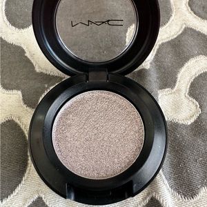 MAC Dazzleshadow in She Sparkles - New